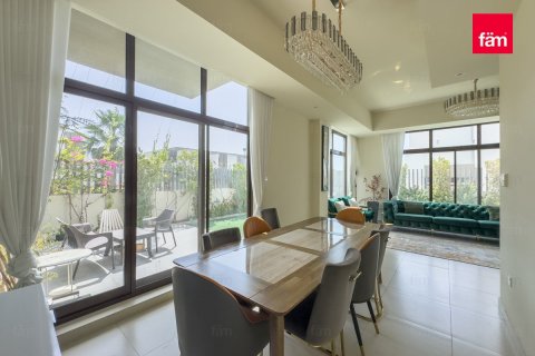 Villa in Meydan, Dubai 4 bedrooms, 288 sq.m. № 23940 - photo 1