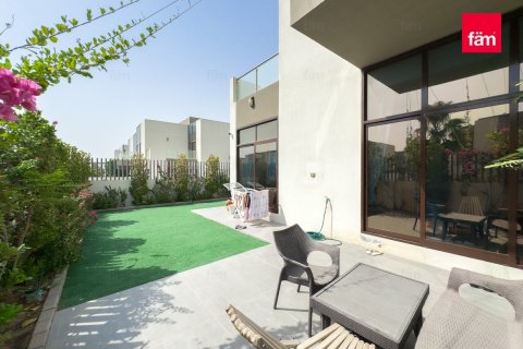 Villa in Meydan, Dubai 4 bedrooms, 288 sq.m. № 23940 - photo 30