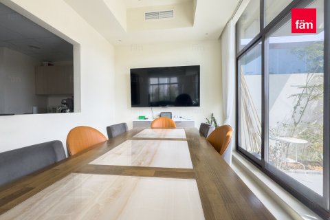 Villa in Meydan, Dubai 4 bedrooms, 288 sq.m. № 23940 - photo 6