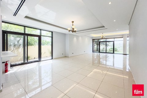 Villa en Dubai, 5 dormitorios, 640 m², № 23854 - foto 4