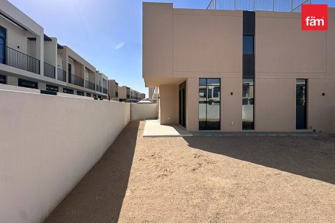 فيلا في دبي 4 غرف نوم, 334.6 م² رقم 94646 - صورة 4