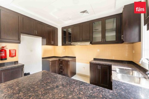 Снять в аренду таунхаус в Дубае: 2 спальни, 172.4м², № 94648 - фото 3