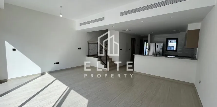 Townhouse in Dubai 4 bedrooms, 205 sq.m. № 85475