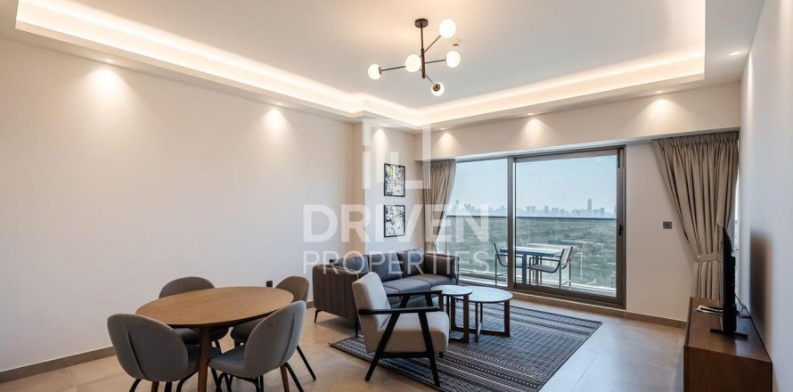Apartment in Jumeirah Lake Towers, Dubai 1 bedroom, 89.09 sq.m. № 128343