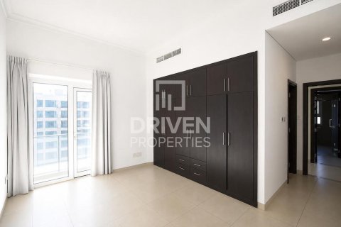 Villa in Dubai Science Park, Dubai 4 bedrooms, 485.42 sq.m. № 128336 - photo 15