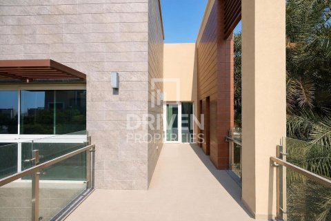 Villa in Dubai Science Park, Dubai 4 bedrooms, 485.42 sq.m. № 128336 - photo 20