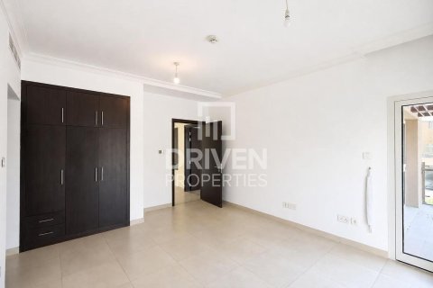 Villa in Dubai Science Park, Dubai 4 bedrooms, 485.42 sq.m. № 128336 - photo 10