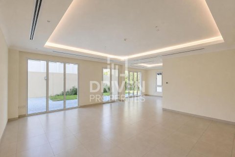 Villa in Dubai Science Park, Dubai 4 bedrooms, 485.42 sq.m. № 128336 - photo 4