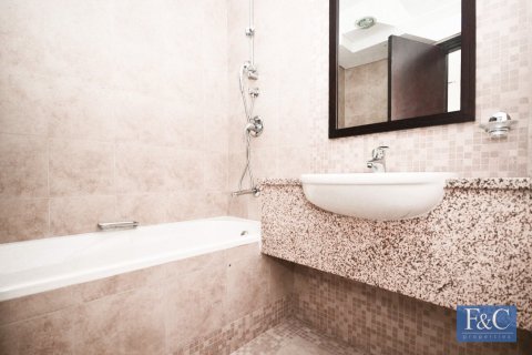 Apartment in DIFC, Dubai 50 sq.m. № 103379 - photo 12
