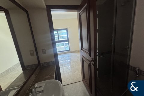 Снять в аренду квартиру в The Fairmont Palm Residences, Пальма Джумейра, Дубай: 3 спальни, 202м², № 79074 - фото 16