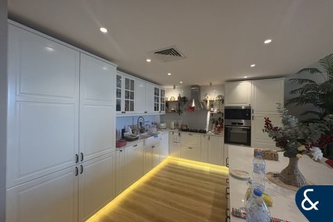 Снять в аренду квартиру в Motor City, Дубай: 3 спальни, 199м², № 79067 - фото 4