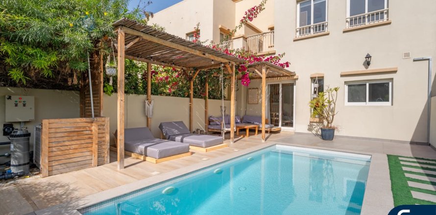 Вилла в The Springs, Дубай, 2 спальни, 157м², № 79065