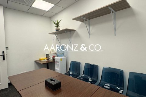 Снять в аренду офис в Бизнес-Бэе, Дубай: 367м², № 89699 - фото 7