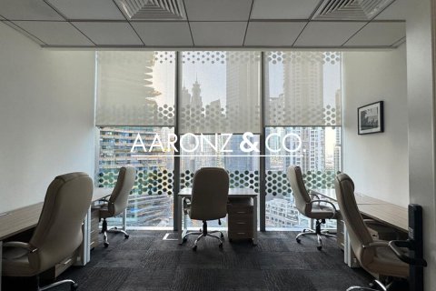 Снять в аренду офис в Бизнес-Бэе, Дубай: 367м², № 89699 - фото 2