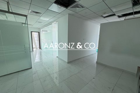 Oficina en Business Bay, Dubai, 177 m², № 89698 - foto 2