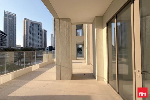 Снять в аренду квартиру в Дубае: 3 спальни, 284.7м², № 71518 - фото 2