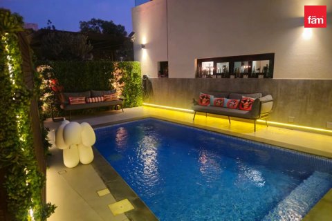 Townhouse in Dubai 4 bedrooms, 315.2 sq.m. № 139604 - photo 2