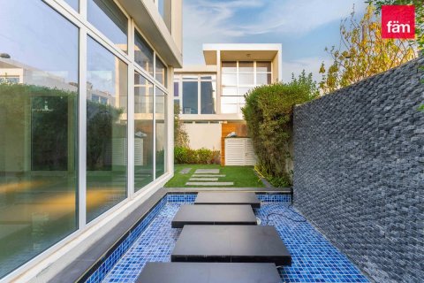 Villa à Dubai, 6 chambres, 322 m², № 139607