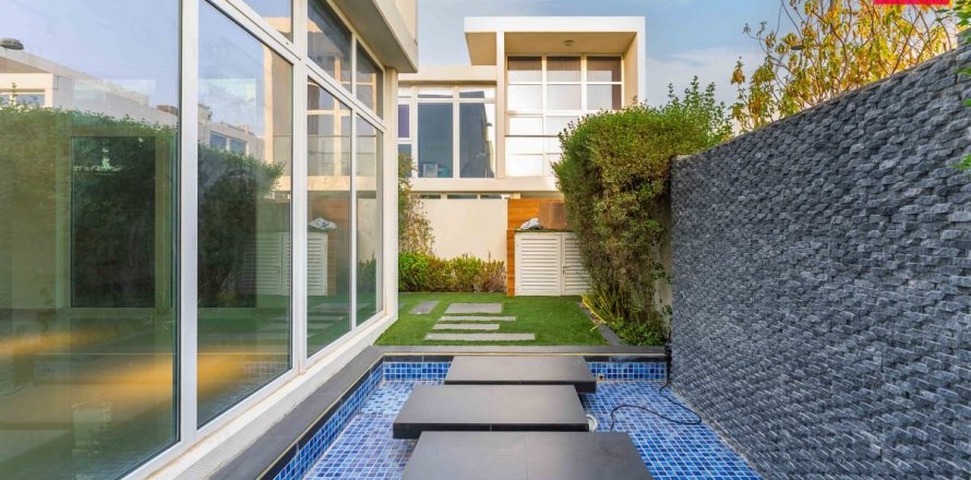 Villa à Dubai, 6 chambres, 322 m², № 139607