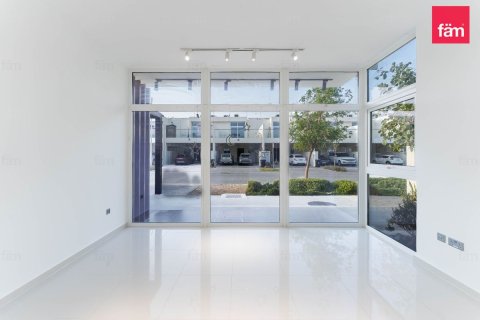 Villa à Dubai, 6 chambres, 322 m², № 139607 - photo 2