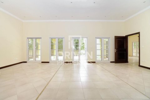 Villa en The Villa, Dubai, 4 dormitorios, 418.06 m², № 126569 - foto 2