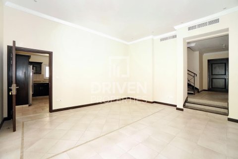 Villa en The Villa, Dubai, 4 dormitorios, 418.06 m², № 126569 - foto 5