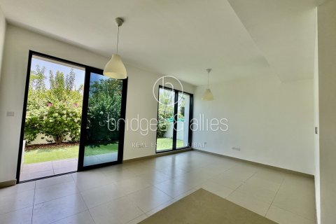 Снять в аренду виллу в Дубай Хилс Эстейт, Дубай: 4 спальни, 231.4м², № 46596 - фото 10