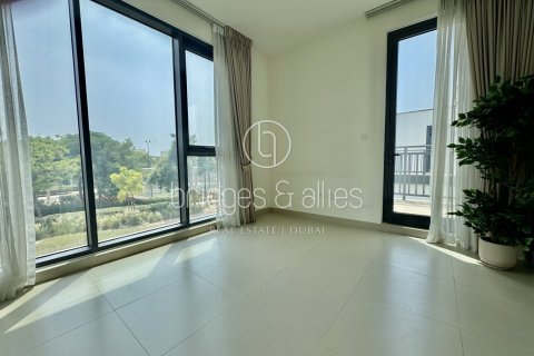 Снять в аренду виллу в Дубай Хилс Эстейт, Дубай: 4 спальни, 231.4м², № 46596 - фото 4