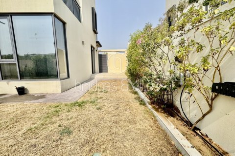 Снять в аренду виллу в Дубай Хилс Эстейт, Дубай: 4 спальни, 228.7м², № 46597 - фото 6