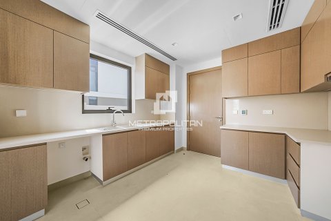 Villa in Al Furjan, Dubai 5 bedrooms, 570 sq.m. № 73136 - photo 11