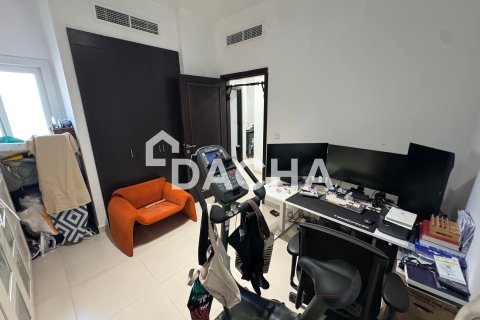 Townhouse in Dubai Land, Dubai 3 bedrooms, 200 sq.m. № 105146 - photo 6