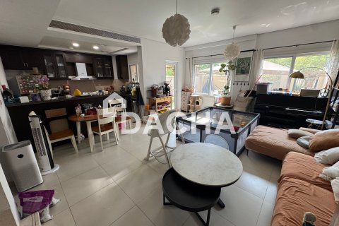 Townhouse in Dubai Land, Dubai 3 bedrooms, 200 sq.m. № 105146 - photo 19