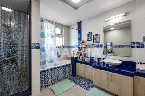 Penthouse in Shoreline Apartments, Palm Jumeirah, Dubai 4 bedrooms, 450 sq.m. № 105145 - photo 20