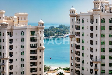 Penthouse in Shoreline Apartments, Palm Jumeirah, Dubai 4 bedrooms, 450 sq.m. № 105145 - photo 2