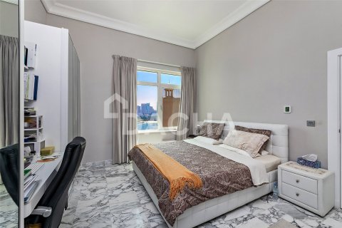 Penthouse in Shoreline Apartments, Palm Jumeirah, Dubai 4 bedrooms, 450 sq.m. № 105145 - photo 17
