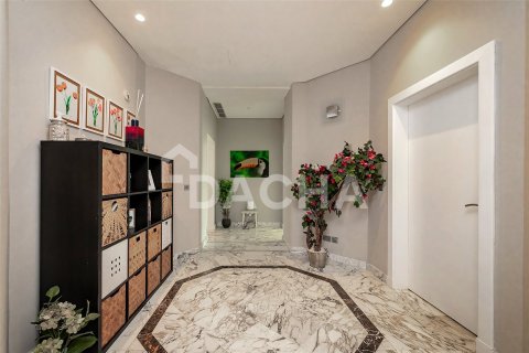 Penthouse in Shoreline Apartments, Palm Jumeirah, Dubai 4 bedrooms, 450 sq.m. № 105145 - photo 25
