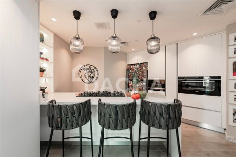 Penthouse in Shoreline Apartments, Palm Jumeirah, Dubai 4 bedrooms, 450 sq.m. № 105145 - photo 15