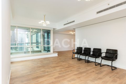 Купить квартиру в Emaar 6 Towers, Дубай Марина, Дубай: 3 спальни, 234м², № 105136 - фото 17