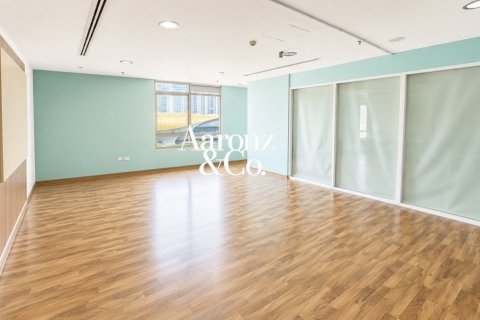 Офис в Джумейра Лейк Тауэрс, Дубай, 107м², № 124475