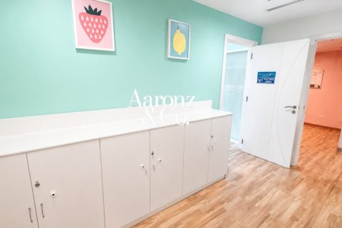Снять в аренду офис в Джумейра Лейк Тауэрс, Дубай: 107м², № 124475 - фото 6