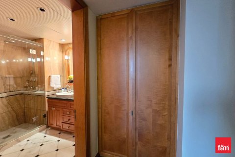 Apartment in Downtown Dubai (Downtown Burj Dubai), Dubai 1 bedroom, 76.7 sq.m. № 72156 - photo 4