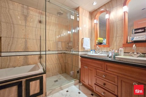 Apartment in Downtown Dubai (Downtown Burj Dubai), Dubai 1 bedroom, 76.7 sq.m. № 72156 - photo 5