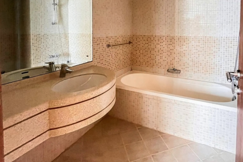 Apartment in Dubai Marina, Dubai 2 bedrooms, 128 sq.m. № 120611 - photo 10