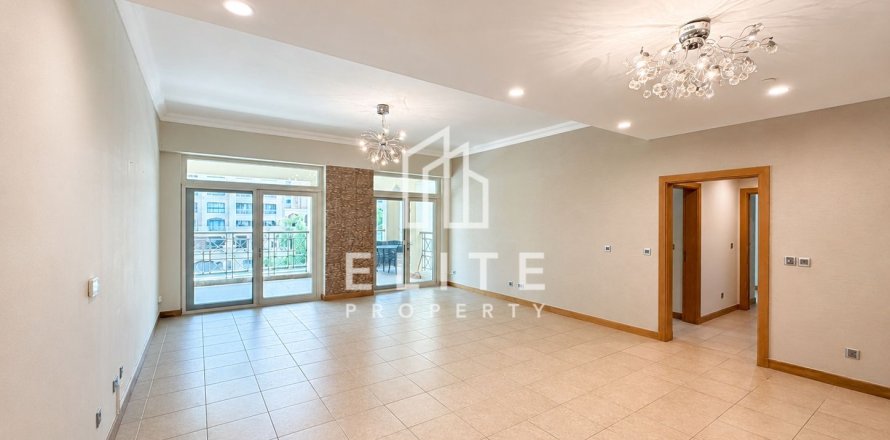 شقة في Shoreline Apartments, نخلة جميرا, دبي 2 غرف نوم, 186 م² رقم 121588