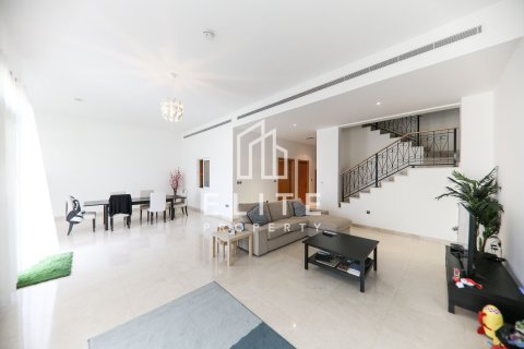 Villa in Palma Residences, Palm Jumeirah, Dubai 5 bedrooms, 325 sq.m. № 121594 - photo 2