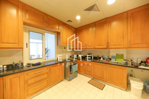 Villa in Palma Residences, Palm Jumeirah, Dubai 5 bedrooms, 325 sq.m. № 121594 - photo 4