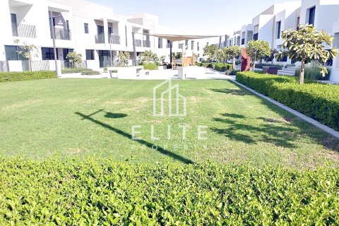 Townhouse in Arabian Ranches 3, Dubai 3 bedrooms, 125 sq.m. № 121589 - photo 18