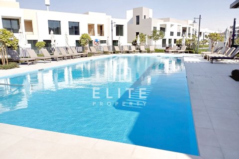 Townhouse in Arabian Ranches 3, Dubai 3 bedrooms, 125 sq.m. № 121589 - photo 16