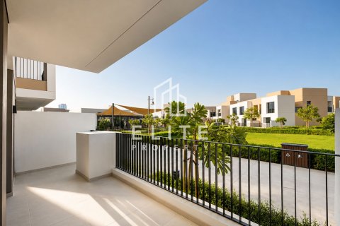 Townhouse in Arabian Ranches 3, Dubai 3 bedrooms, 125 sq.m. № 121589 - photo 4