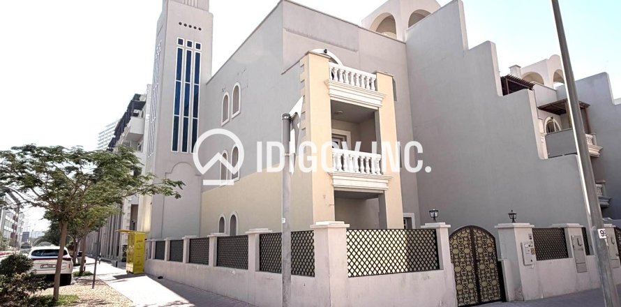 تاون هاوس في District 15, دائرة قرية جميرا, دبي 5 غرف نوم , 242.57 م² رقم 120931
